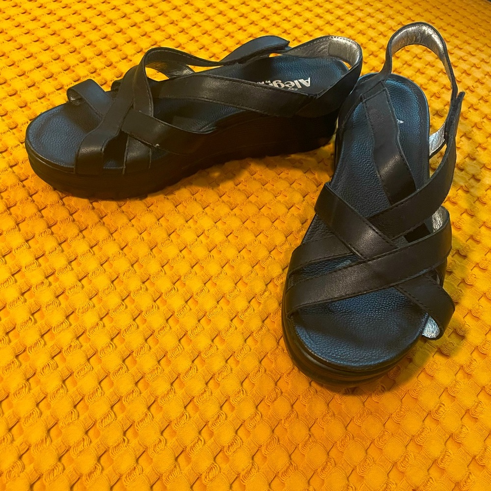 Algeria Black Leather Sandals Size 10